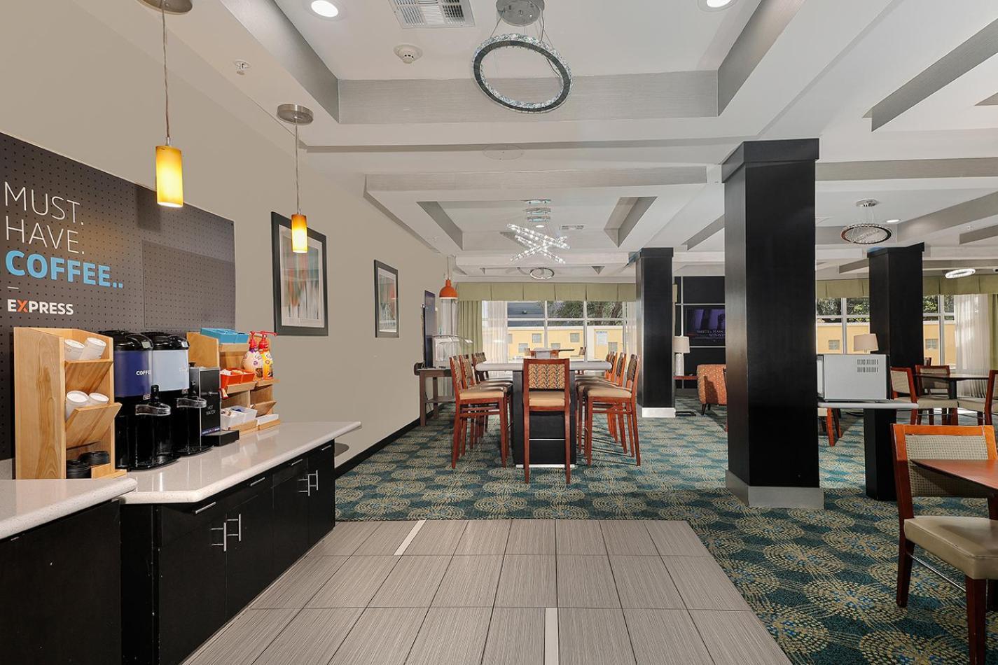 Holiday Inn Express & Suites Houston Northwest-Brookhollow By Ihg Екстер'єр фото