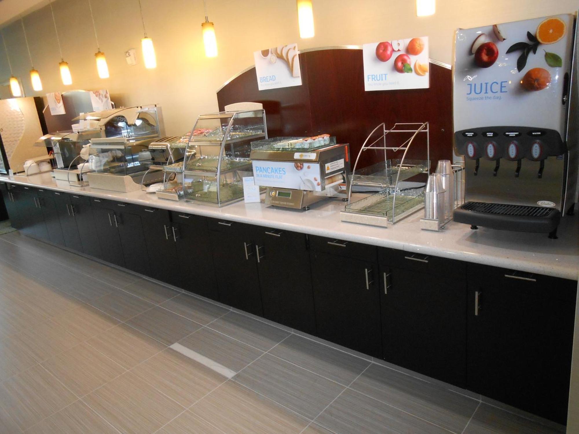 Holiday Inn Express & Suites Houston Northwest-Brookhollow By Ihg Екстер'єр фото